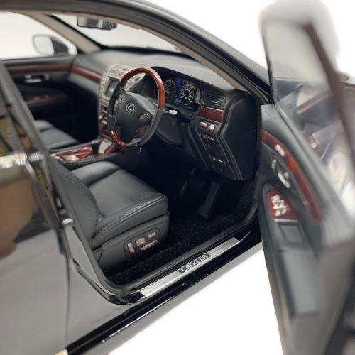 NOREV (ノレブ) 1/18 LEXUS LS 460 モデルカー