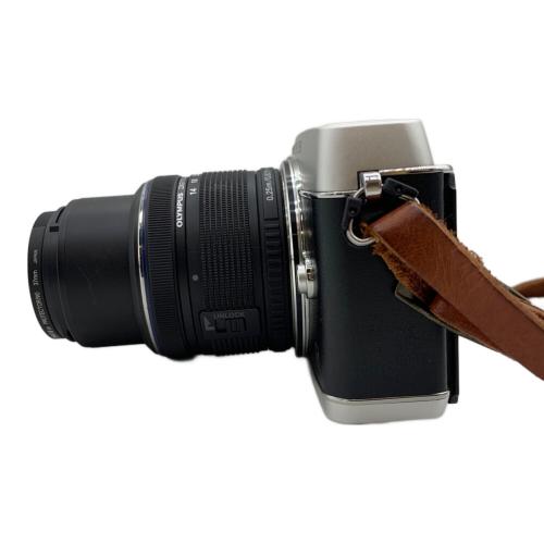 OLYMPUS (オリンパス) ミラーレス一眼カメラ E-P5 1720万画素(総画素) 1605万画素(有効画素) フォーサーズ 4/3型 LiveMOS -