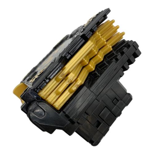 BANDAI（バンダイ）仮面ライダーセイバー (カメンライダーセイバー) DXオムニフォース＆グリモワールワンダーライドブック＋ドゥームズドライバーバックル 仮面ライダー変身ベルト