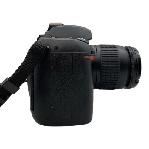 Nikon (ニコン) デジタル一眼レフカメラ D70