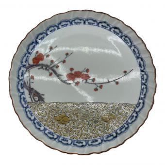 有田焼 (アリタヤキ) 色絵片身梅唐草捻輪花6寸皿 李荘窯