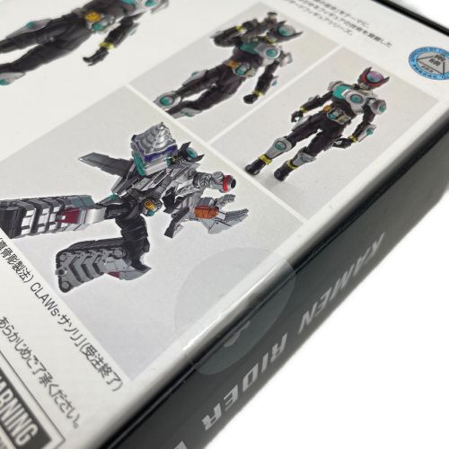 BANDAI (バンダイ) フィギュア  S.H.Figuarts 仮面ライダーバース 真骨彫製法 魂ウェブ商店限定