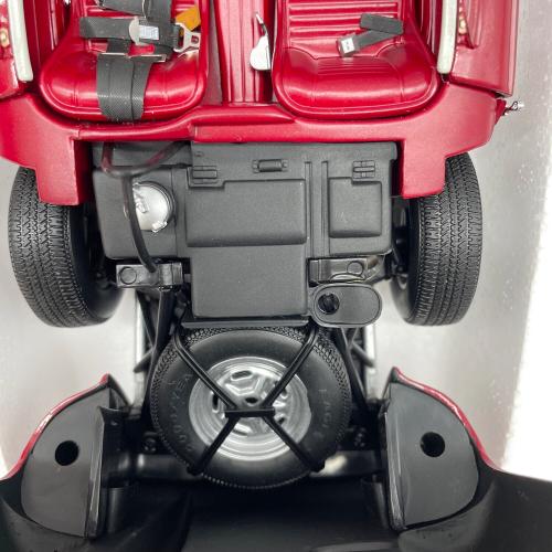 AUTO art MILLENNIUM (オートアートミレニウム) モデルカー 1/18 corvette