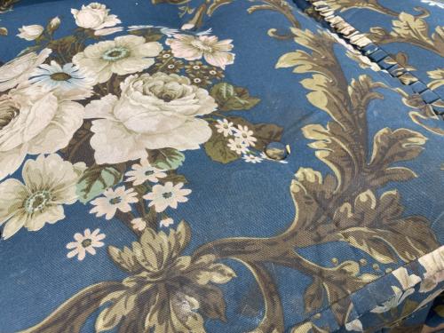 飛騨産業 (ヒダサンギョウ) 3人掛けソファー ブルー×ホワイト  花柄 穂高