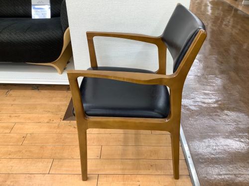 カリモク60+ (カリモクロクマルプラス) ダイニングチェアー ブラック×ブラウン