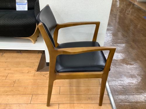 カリモク60+ (カリモクロクマルプラス) ダイニングチェアー ブラック×ブラウン