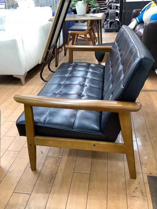 カリモク60 (カリモクロクマル) Kチェア 2シーター スタンダードブラック 77 2人掛け W36173BW 合皮