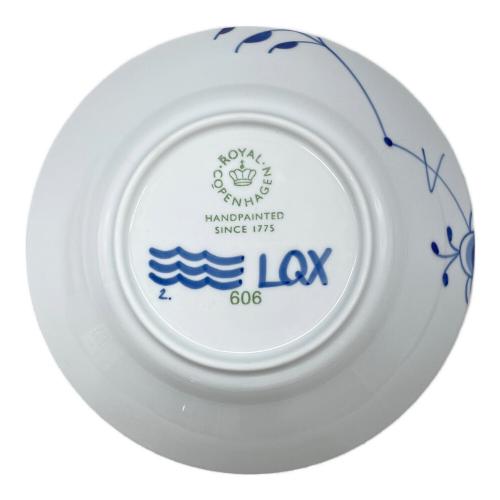 ROYAL COPENHAGEN (ロイヤル・コペンハーゲン) ディーププレート ブルーフルーテッド・メガ