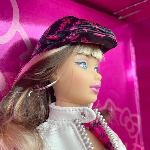 ハローキティ×Barbie バービー人形