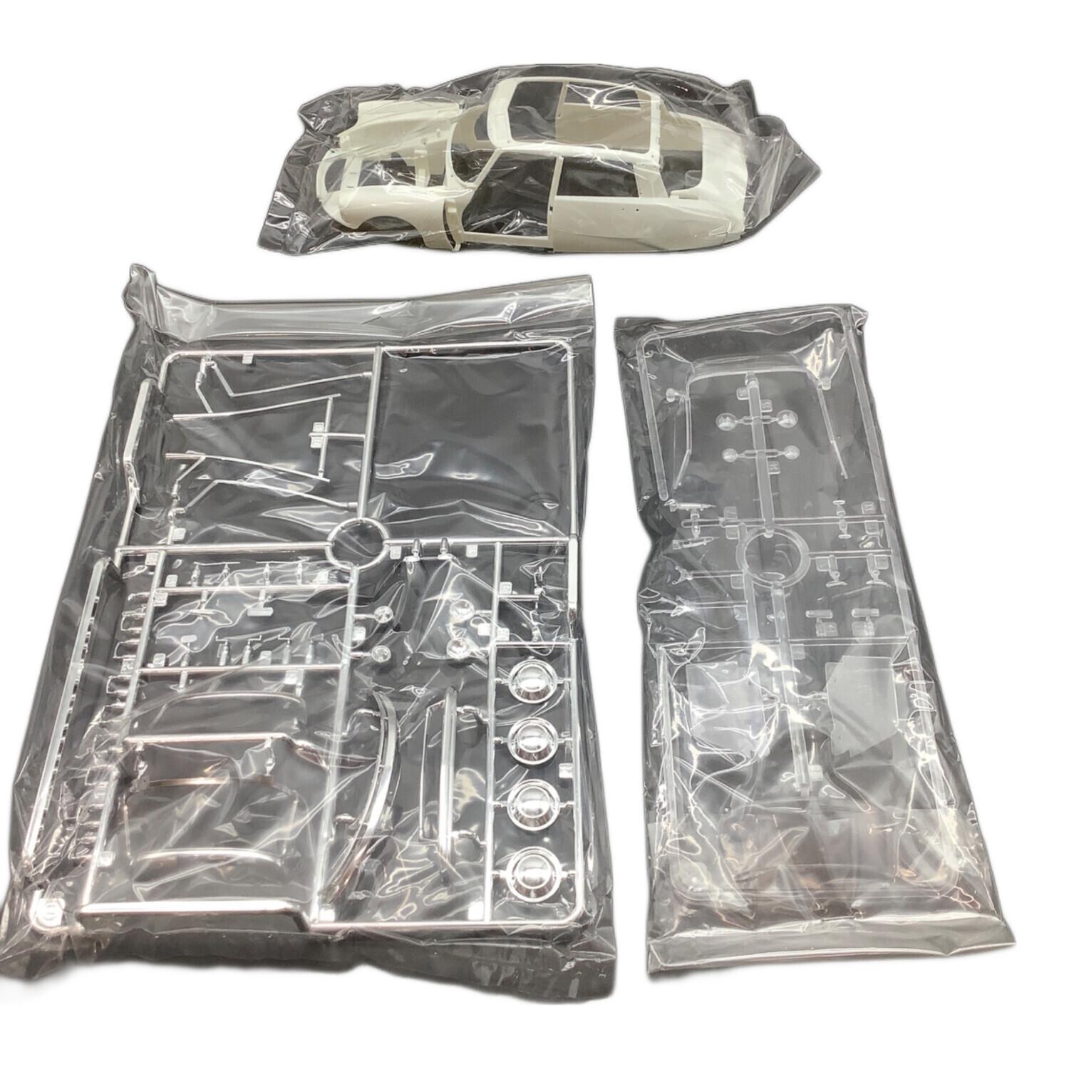 EBBRO (エブロ) 1/24 シトロエン DS19｜トレファクONLINE