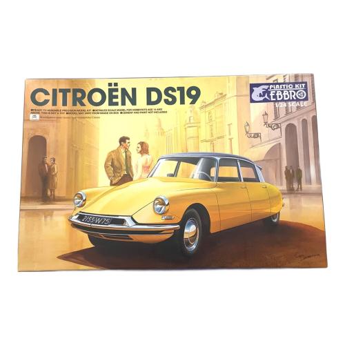EBBRO (エブロ) 1/24 シトロエン DS19