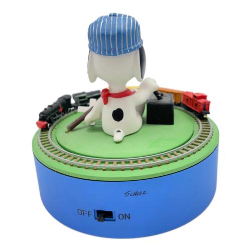 HALLMARK (ホールマーク)  Snoopy On The Right Track フィギュア アメリカンヴィンテージ 本体のみ 動作確認済み 2002年 レジン製