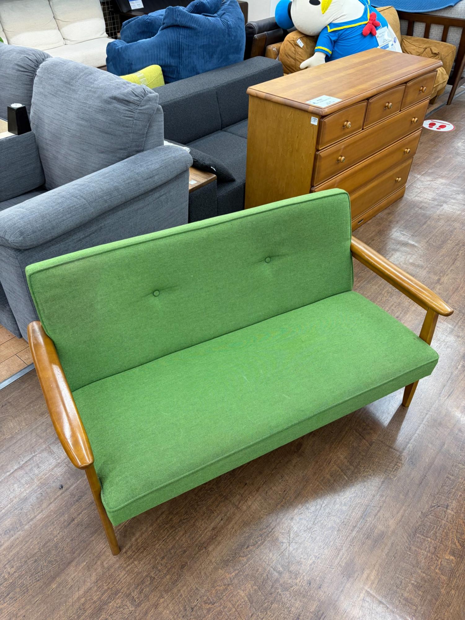 カリモク60 2シーターオットマン付き【トレファク 川越店】 カリモク60 (カリモクロクマル) Kチェア2シーター タープグリーン