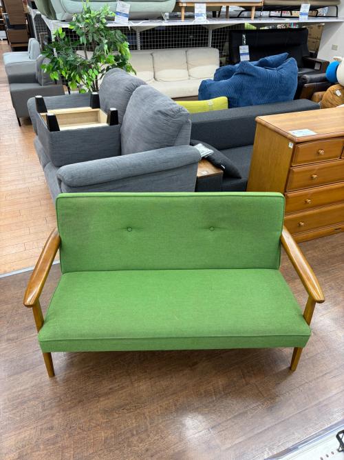Kチェア2シーター　カリモク60【トレファク川越店】 カリモク60 (カリモクロクマル) Kチェア2シーター タープグリーン