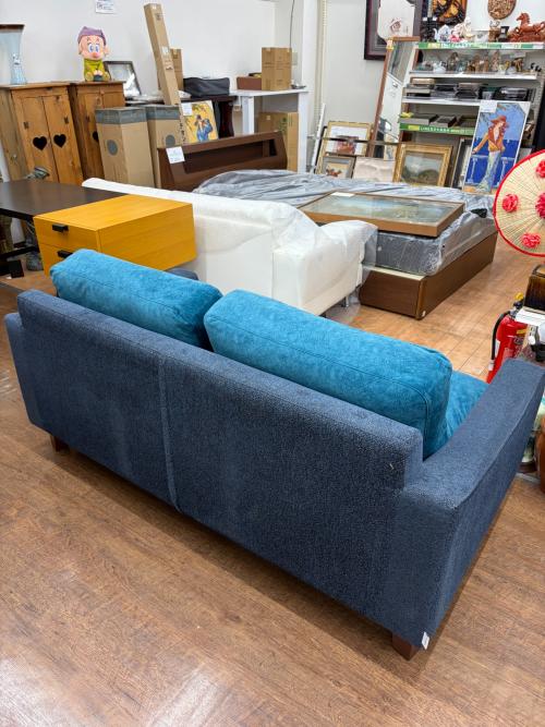 中古 店舗近郊送料格安 布製 2.5人掛けソファー ブルー系 背もたれ部分脱着して搬入可能 幅163cm×奥80ｃｍ×高75ｃｍ FLANNEL SOFA (フランネルソファ) 2.5人掛けソファー ブルー
