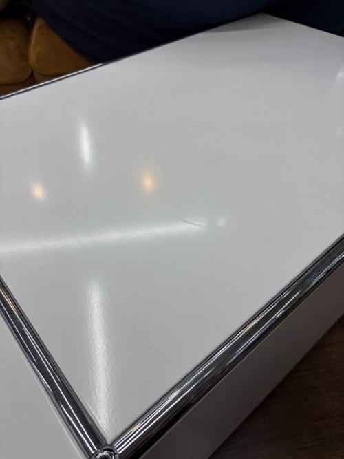 USM Haller (ユーエスエムハラー) キャスター付AVボード ホワイト