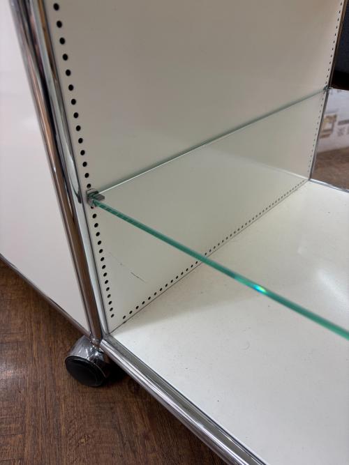 USM Haller (ユーエスエムハラー) キャスター付AVボード ホワイト