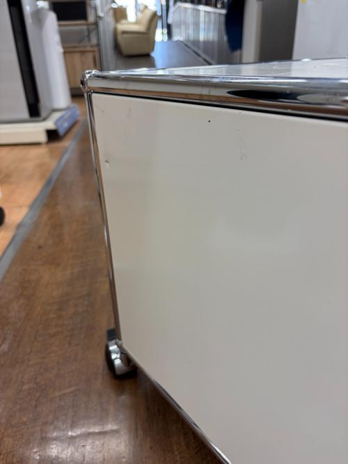 USM Haller (ユーエスエムハラー) キャスター付AVボード ホワイト