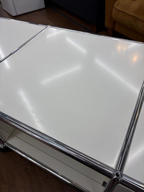 USM Haller (ユーエスエムハラー) キャスター付AVボード ホワイト