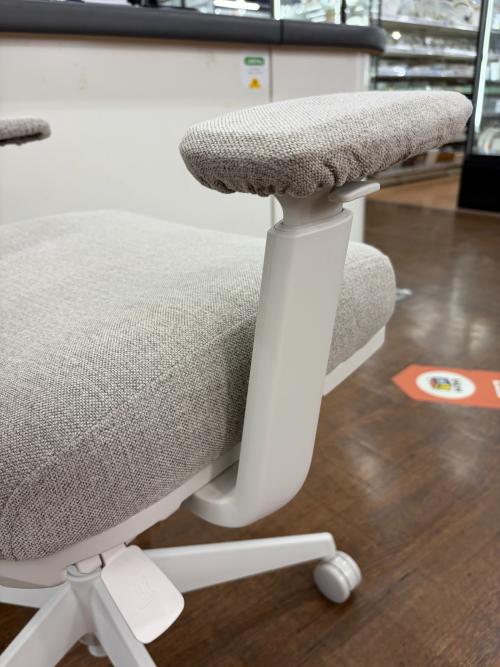 ニトリ オフィスチェア OC707 ベージュ ポケットコイル