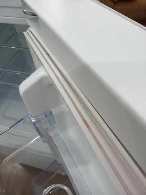 Hisense (ハイセンス) 2ドア冷蔵庫 HR-G13C-W 135L