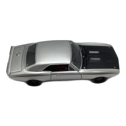 GMP (ジーエムピー) ダイキャストカー 1/18 ホワイト 1967 Chevrolet  