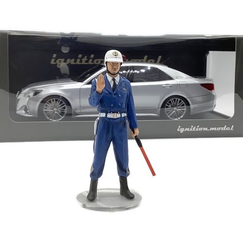 ignition model (イグニッションモデル) 1/18スケールミニカー 静岡県警察高速道路交通警察隊車両 1/18スケールフィギュア付き トヨタ クラウン GRS214