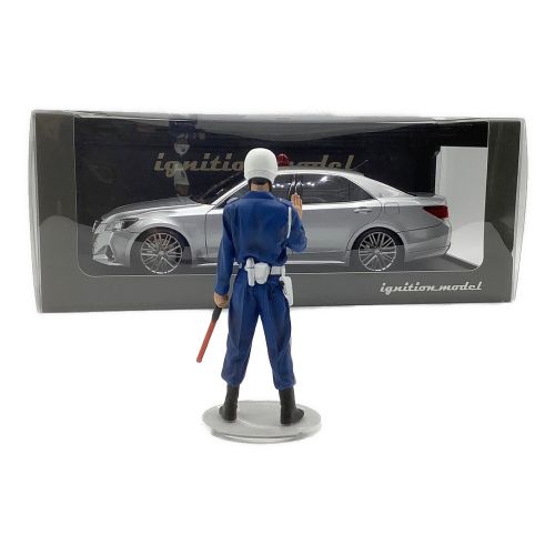 ignition model (イグニッションモデル) 1/18スケールミニカー 静岡県警察高速道路交通警察隊車両 1/18スケールフィギュア付き トヨタ クラウン GRS214