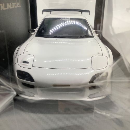 ignition model (イグニッションモデル) ダイキャストカー 1:18 Scale 2044 @ Mazda RX-7 (FD3S) FEED White