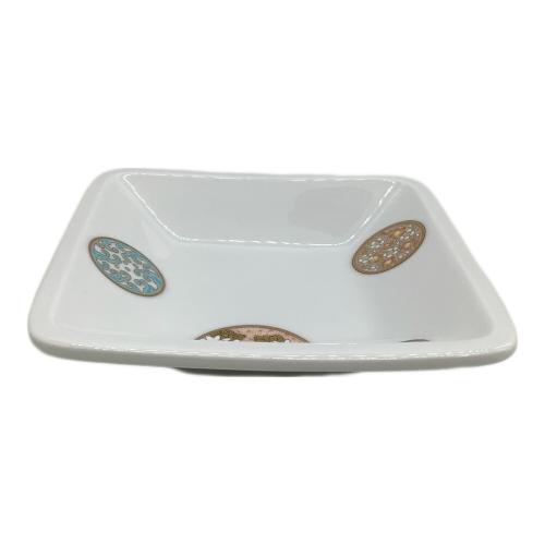 深川製磁 (フカガワセイジ) チョコレートトレー 寿赤絵