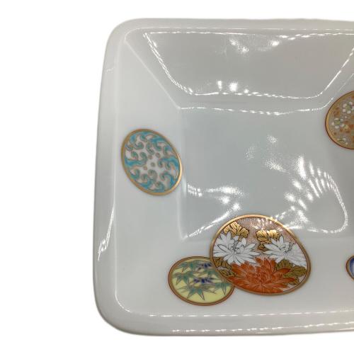 深川製磁 (フカガワセイジ) チョコレートトレー 寿赤絵