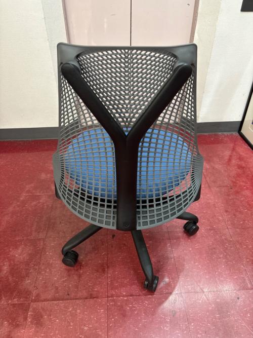 Herman Miller (ハーマンミラー) セイルチェア ブラック×ブルー