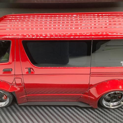 TOYOTA HIACE T・S・D WORKS モデルカー Red Mettalic 1/18スケール ignition model (イグニッションモデル)