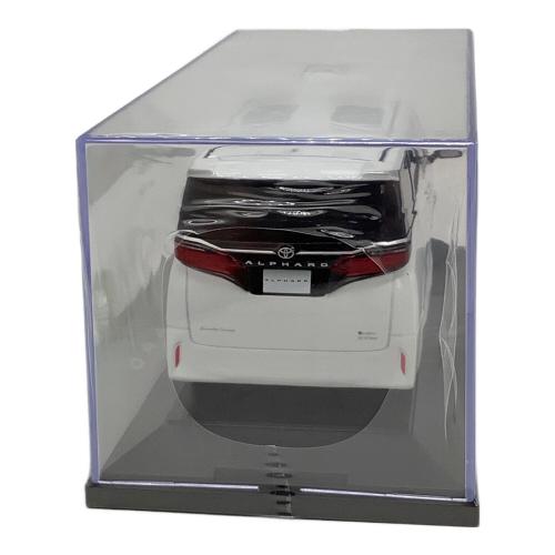 TOYOTA ALPHARD ダイキャストカー 1/30スケール 089 ホワイトパール