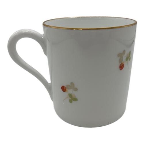 大倉陶園 (オオクラトウエン) マグカップ 苺