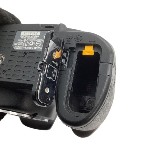 Nikon (ニコン) デジタルカメラ D5200