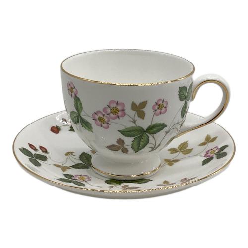 Wedgwood (ウェッジウッド) カップ&ソーサー ワイルドストロベリー・レースピオニー