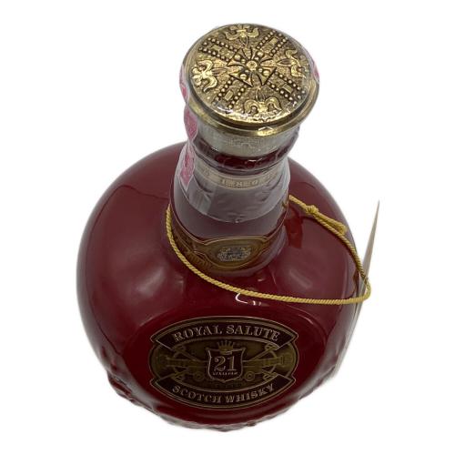 ロイヤルサルート (ROYAL SALUTE) スコッチウィスキー 700ml シーバスブラザーズ 21年 赤陶器ボトル 未開封
