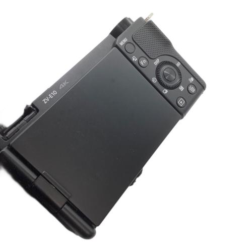 SONY (ソニー) デジタル一眼レフカメラ ZV-E10 2450万画素 APS-C 専用電池 SDカード/SDHCカード/SDXCカード 標準：ISO100～32000 5799201