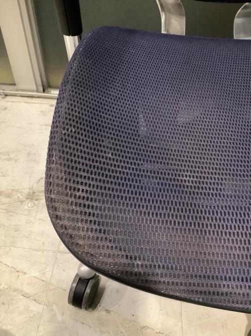 オカムラ ワークチェアー ブラック メッシュ Contessa