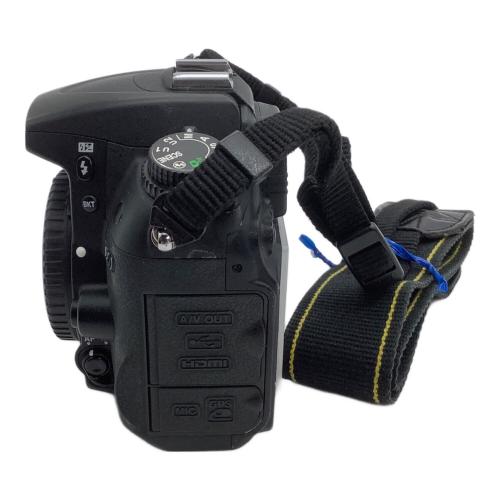 Nikon (ニコン) デジタル一眼レフカメラ D7000