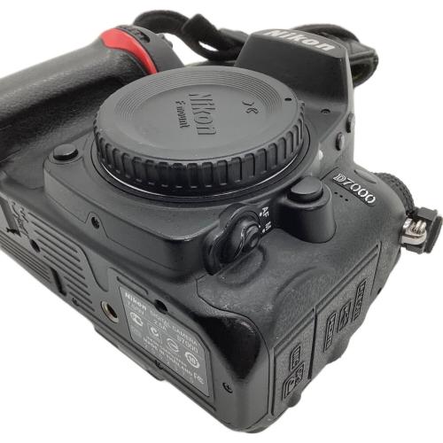 Nikon (ニコン) デジタル一眼レフカメラ D7000