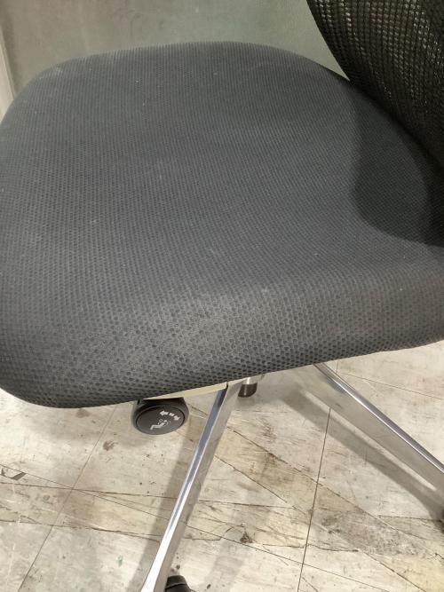 オカムラ オフィスチェア ハイバック ブラック×ホワイト