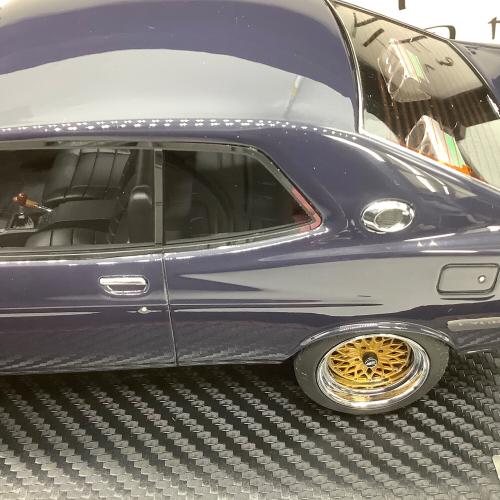 TK.company (ティーケーカンパニー) Nissan Laurel 2000SGX 1/18スケールミニカー イグニッションモデル