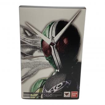 S.H.フィギュアーツ(真骨彫製法) 仮面ライダーW(ダブル) サイクロンジョーカー フィギュア