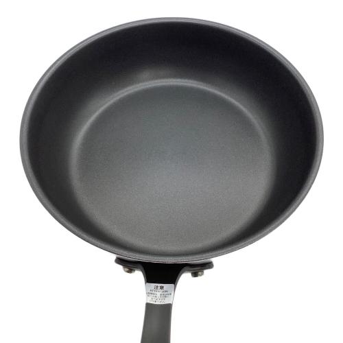 MEYER (マイヤー) フライパン SIZE 20cm・24cm シルバー×ブラック Just Fit Pan