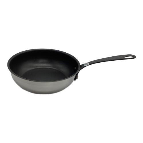 MEYER (マイヤー) フライパン SIZE 20cm・24cm シルバー×ブラック Just Fit Pan