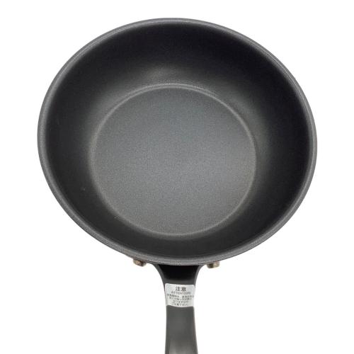 MEYER (マイヤー) フライパン SIZE 20cm・24cm シルバー×ブラック Just Fit Pan