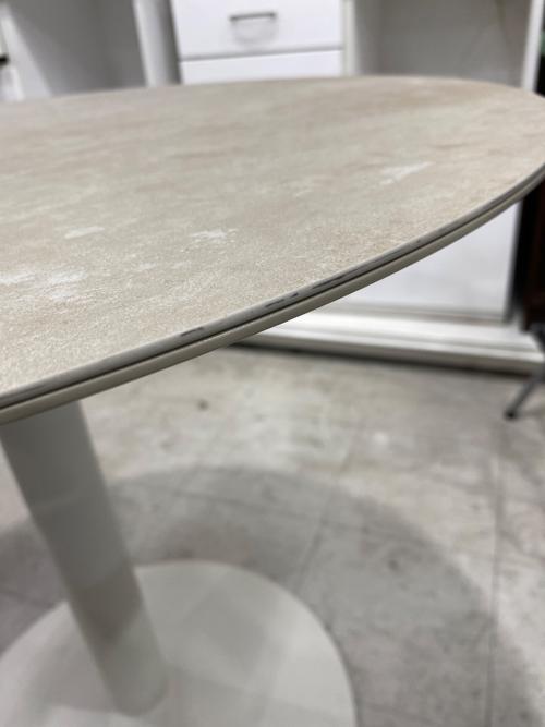 BoConcept (ボーコンセプト) ダイニングテーブル ベージュ New York