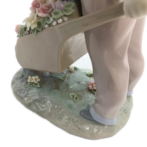 LLADRO (リヤドロ) フィギュリン 「花車」